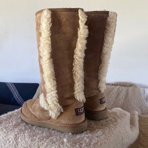Girl’s UGG Boots EUC